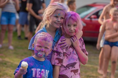 Festiwal Baniek Mydlanych i Kolor Fest. Oglądajcie tę radość na ZDJĘCIACH!