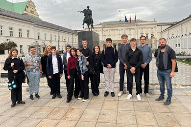 Młoda kultura w Unisławiu. Wycieczka do Warszawy i spotkanie ze znaną aktorką [ZDJĘCIA]
