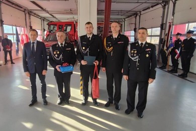 Uroczystość w komendzie PSP w Chełmnie. Strażacy mieli dużo powodów do świętowania [ZDJĘCIA]