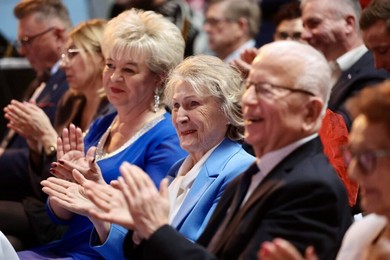 Kwiaty i dobre myśli dla Ireny Santor [ZDJĘCIA]