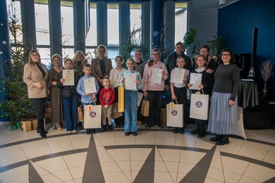„Zasady bezpiecznego spędzania czasu zimą”. Wystawa prac pokonkursowych [ZDJĘCIA]