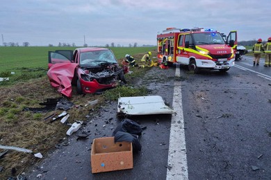 Trzy auta zderzyły się na „jedynce” pod Chełmnem. Są ranni [ZDJĘCIA]