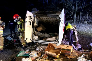 Tragiczna noc. Nie żyją dwie osoby, w tym nastolatek [ZDJĘCIA]