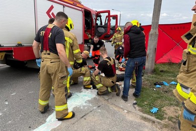 Tragedia na drodze w Chełmnie. Nie żyje człowiek [ZDJĘCIA]