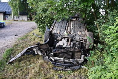 Wypadek na „jedynce”. Policję wezwał samochód, kierująca się schowała [ZDJĘCIA]