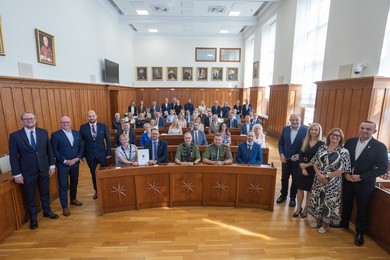 Nowe umowy FEdKP: ekologiczny transport miejski, zdrowie, projekty społeczne [ZDJĘCIA]