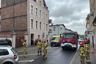 Tragiczny wypadek w Chełmnie. Policja szuka dwóch kobiet i mężczyzny