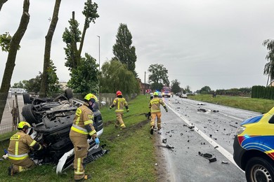 Wypadek na DK 91 pod Chełmnem. Dwie osoby ranne [ZDJĘCIA]