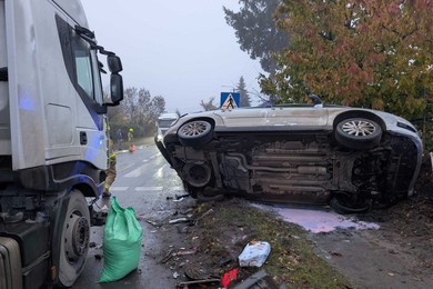 Wypadek pod Chełmnem. Jedna osoba ranna [ZDJĘCIA]