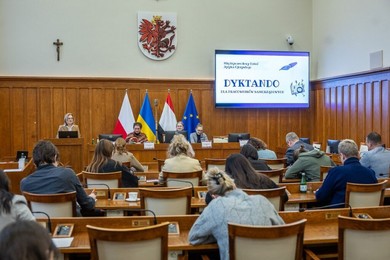 Dyktando w Urzędzie Marszałkowskim po raz jedenasty [ZDJĘCIA, TREŚĆ DYKTANDA]